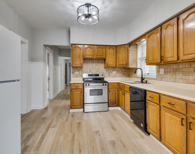6228 W Berenice Avenue - Photo Thumbnail 2