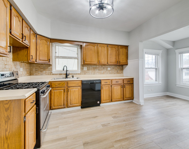 6228 W Berenice Avenue - Photo Thumbnail 1