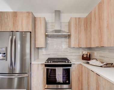 1022 Martin Street Se - Photo Thumbnail 14