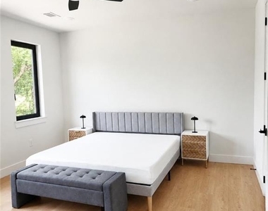 3563 Chelsea Falls Way - Photo Thumbnail 6