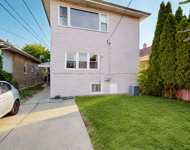 5242 W Roscoe Street - Photo Thumbnail 11