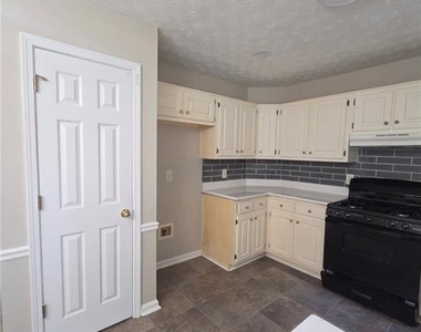 65 Ashton Place - Photo Thumbnail 3