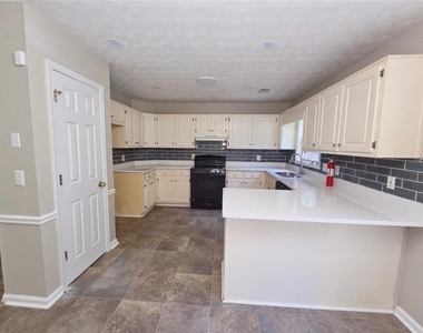 65 Ashton Place - Photo Thumbnail 2