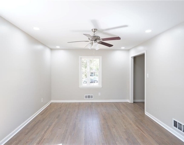 2221 Pinecliff Drive Ne - Photo Thumbnail 20