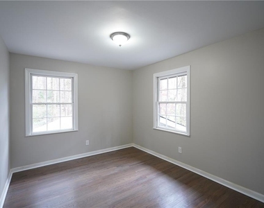 2221 Pinecliff Drive Ne - Photo Thumbnail 15