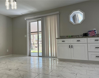 2221 Pinecliff Drive Ne - Photo Thumbnail 5
