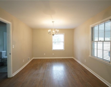 2221 Pinecliff Drive Ne - Photo Thumbnail 14