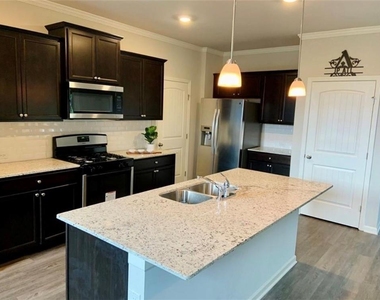 5709 Turnstone Trail - Photo Thumbnail 2