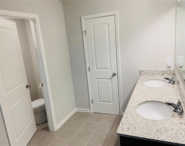 5709 Turnstone Trail - Photo Thumbnail 9