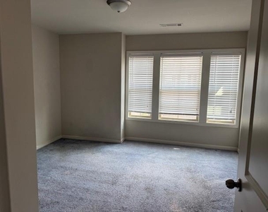 2059 Teagen Ct Court - Photo Thumbnail 11