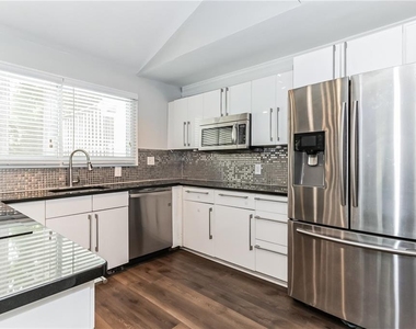 1452 Briaroaks Trail Ne - Photo Thumbnail 10