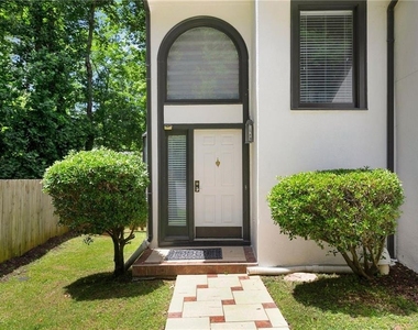 1452 Briaroaks Trail Ne - Photo Thumbnail 1