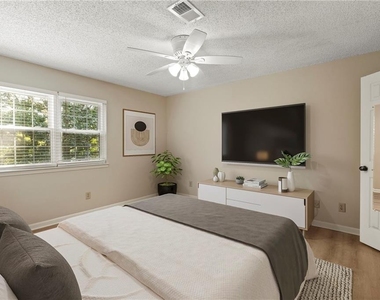 611 Barrington Hills Drive - Photo Thumbnail 3