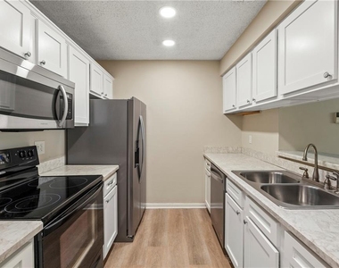 611 Barrington Hills Drive - Photo Thumbnail 18
