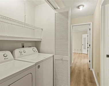 611 Barrington Hills Drive - Photo Thumbnail 23