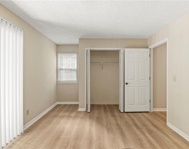 611 Barrington Hills Drive - Photo Thumbnail 33