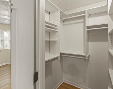 611 Barrington Hills Drive - Photo Thumbnail 29