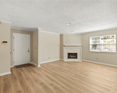 611 Barrington Hills Drive - Photo Thumbnail 15