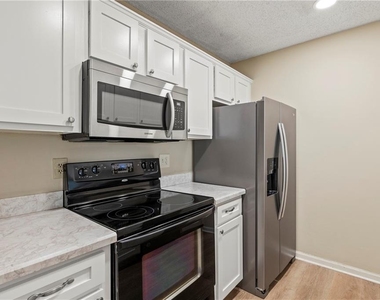 611 Barrington Hills Drive - Photo Thumbnail 20
