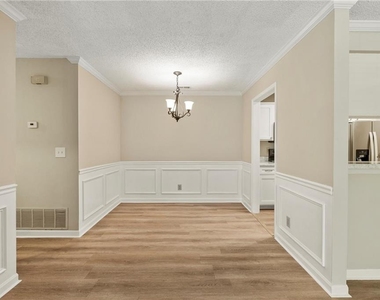 611 Barrington Hills Drive - Photo Thumbnail 17