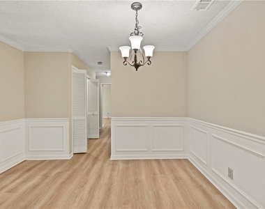 611 Barrington Hills Drive - Photo Thumbnail 21