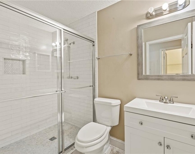 611 Barrington Hills Drive - Photo Thumbnail 22