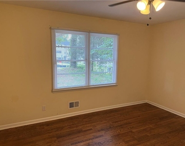 964 Myrtle Street - Photo Thumbnail 8