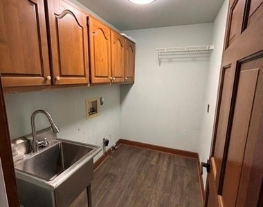 2607 Audobon Circle - Photo Thumbnail 9