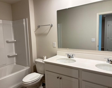3240 Greyton Drive - Photo Thumbnail 17