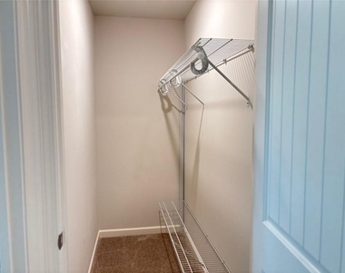 3240 Greyton Drive - Photo Thumbnail 18