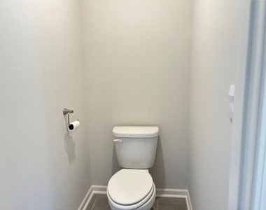 3240 Greyton Drive - Photo Thumbnail 13