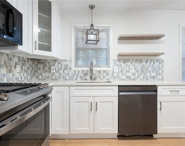 920 Kings Court - Photo Thumbnail 15