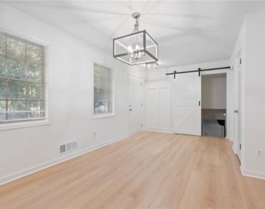 920 Kings Court - Photo Thumbnail 3
