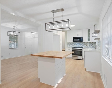 920 Kings Court - Photo Thumbnail 18