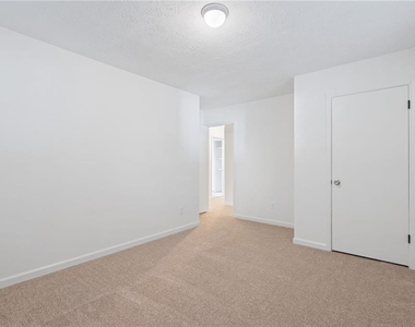 920 Kings Court - Photo Thumbnail 22