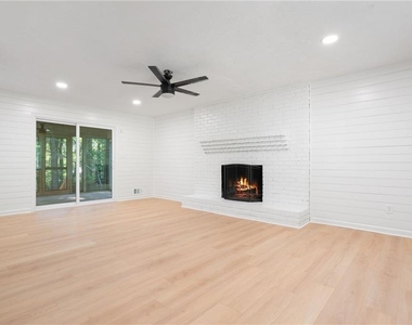 920 Kings Court - Photo Thumbnail 5