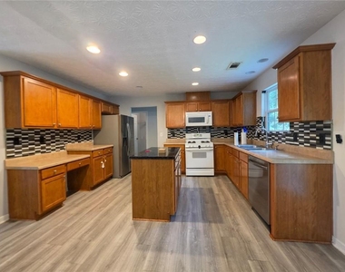 3983 Roxberry Hill Lane - Photo Thumbnail 13