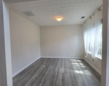 3983 Roxberry Hill Lane - Photo Thumbnail 3