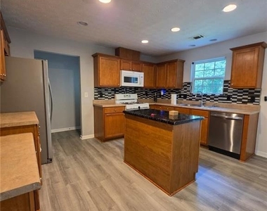 3983 Roxberry Hill Lane - Photo Thumbnail 11