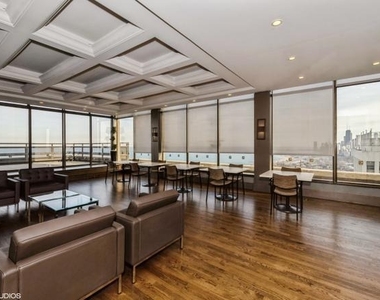 2650 N Lakeview Avenue - Photo Thumbnail 10