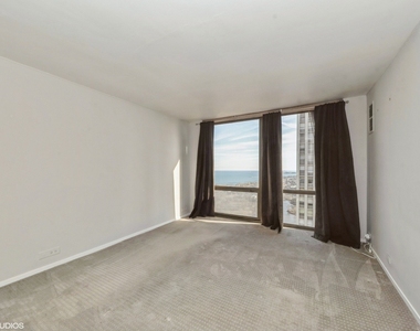 2650 N Lakeview Avenue - Photo Thumbnail 6