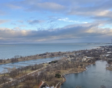2650 N Lakeview Avenue - Photo Thumbnail 13