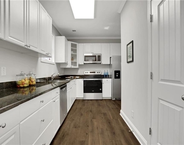 2431 Woodside Way - Photo Thumbnail 9