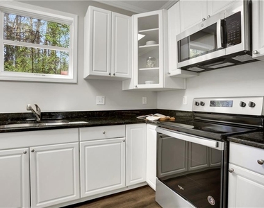 2431 Woodside Way - Photo Thumbnail 12