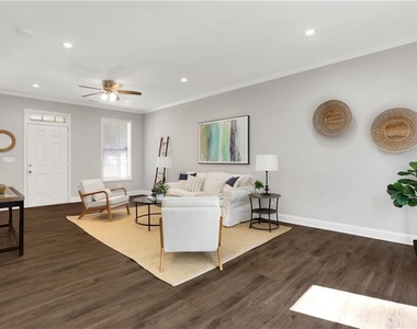 2431 Woodside Way - Photo Thumbnail 3
