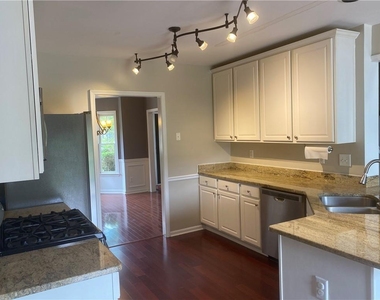 3470 Maple Terrace Drive - Photo Thumbnail 5