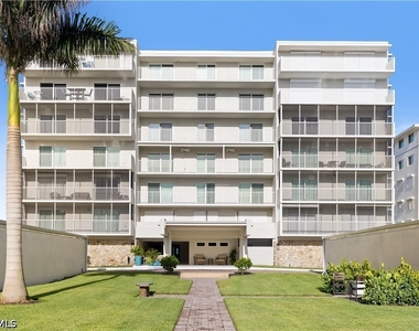 1977 Gulf Shore Boulevard N - Photo Thumbnail 31