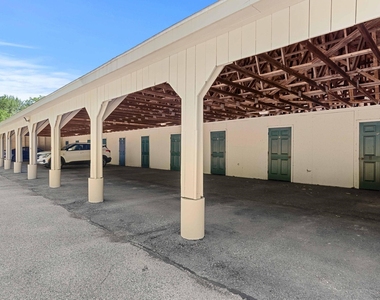 2108 White Cedar - Photo Thumbnail 16