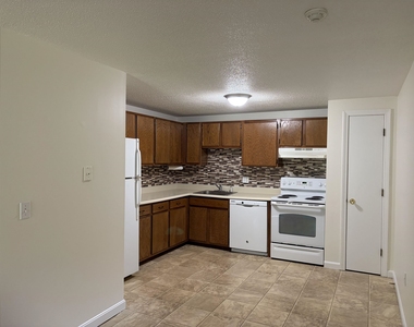 2108 White Cedar - Photo Thumbnail 3