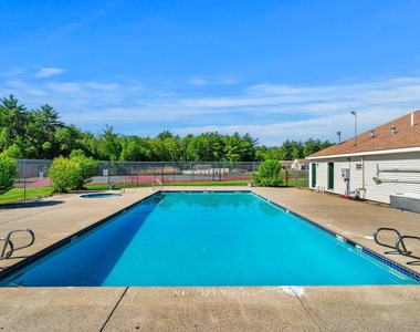 702 White Cedar - Photo Thumbnail 15